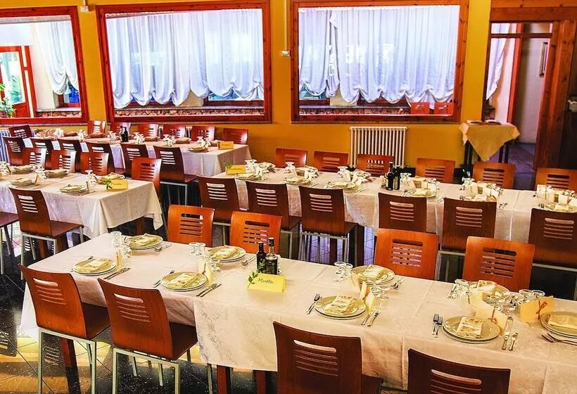 فندق Sa Rocca Sport E Resort