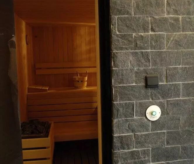 هتل Yooma Urban Lodge