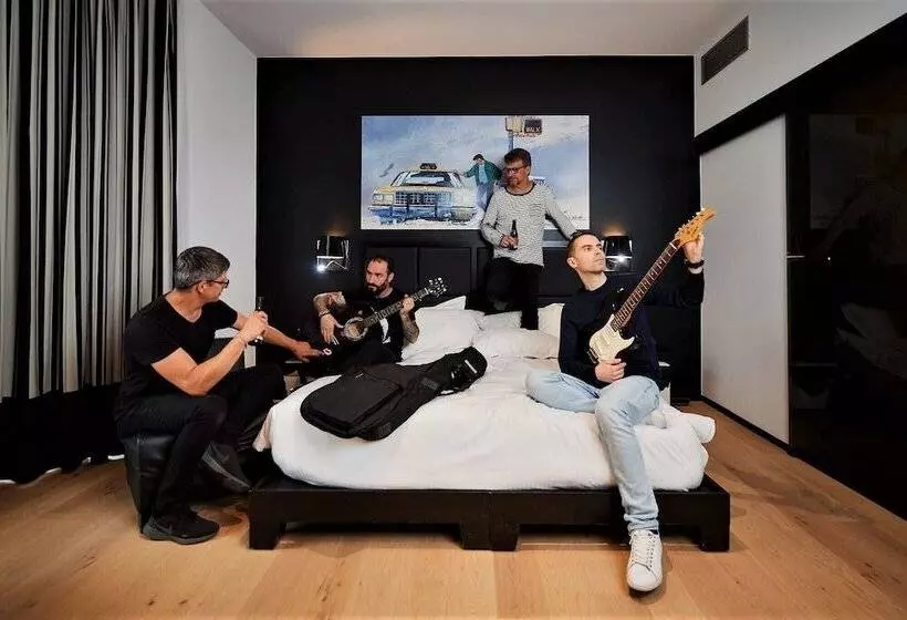 هتل Yooma Urban Lodge