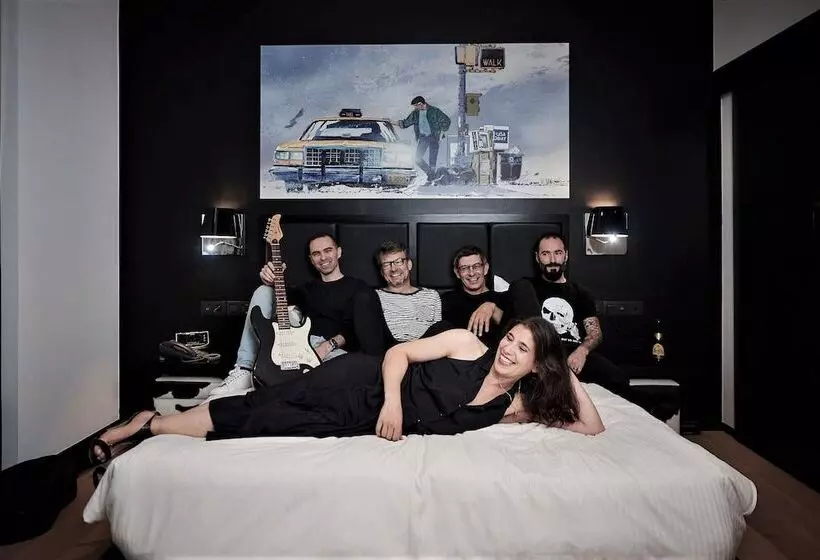 هتل Yooma Urban Lodge