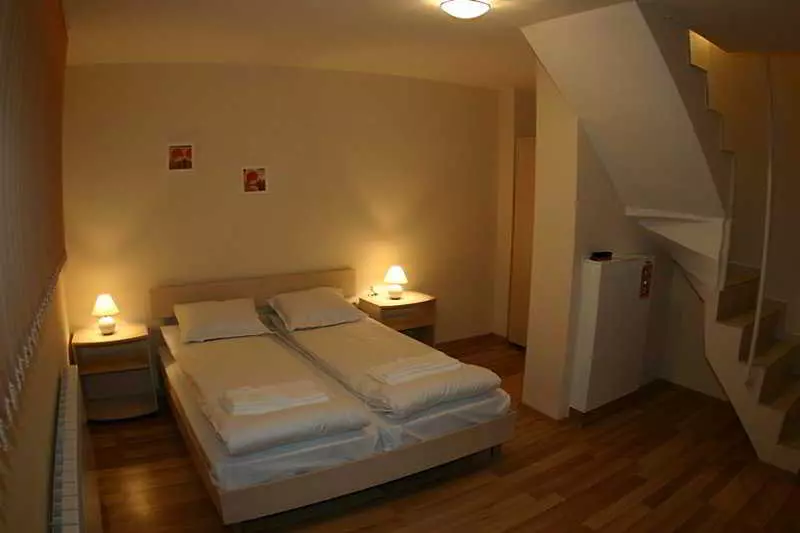 Snowplough Apartments