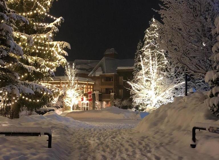 فندق Embarc Whistler