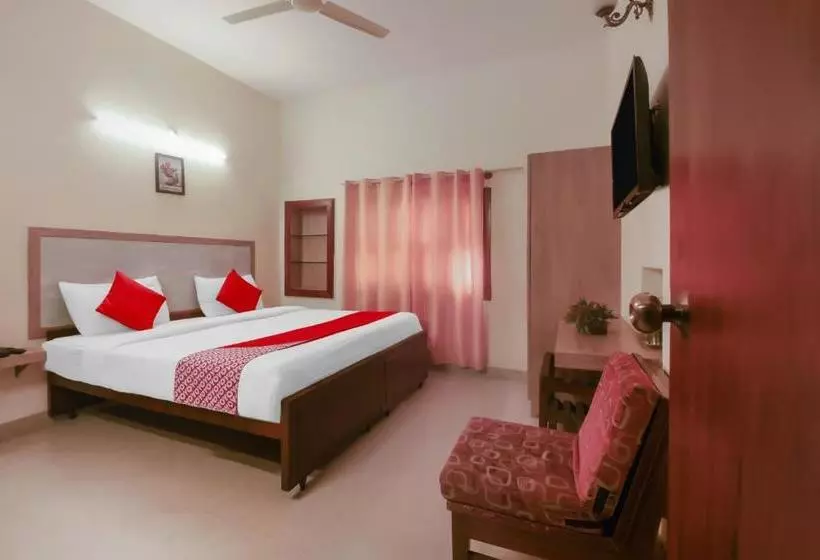ホテル Oyo Flagship 32997  Kaveri Bed & Breakfast