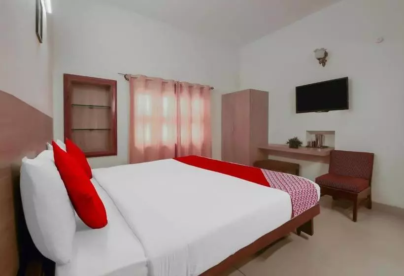 ホテル Oyo Flagship 32997  Kaveri Bed & Breakfast