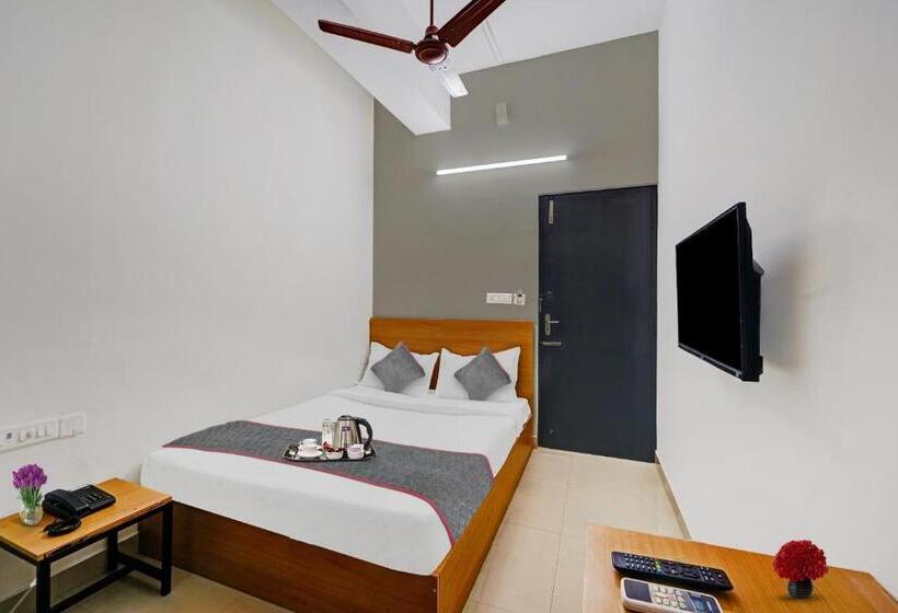 هتل Super Townhouse Inn24 Airport