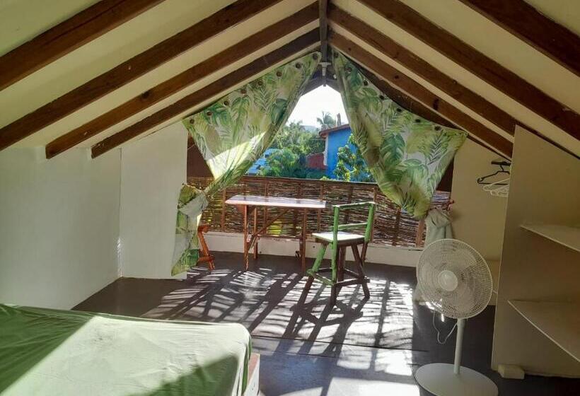 هتل Yes Papa! Rooms At 100m From The Beach!