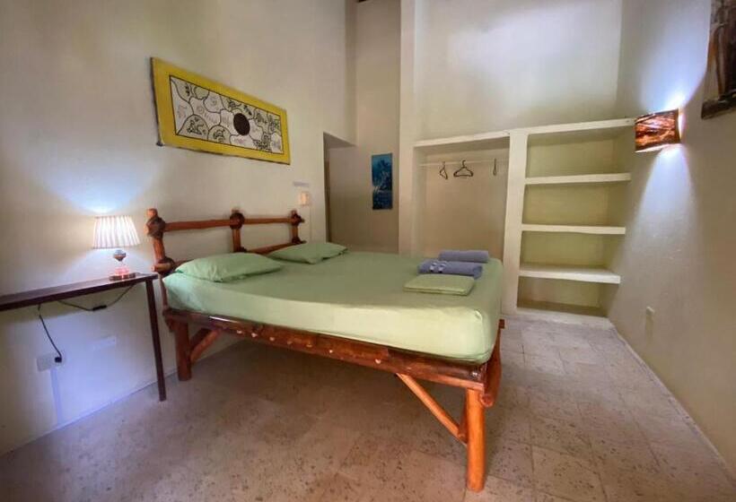 هتل Yes Papa! Rooms At 100m From The Beach!