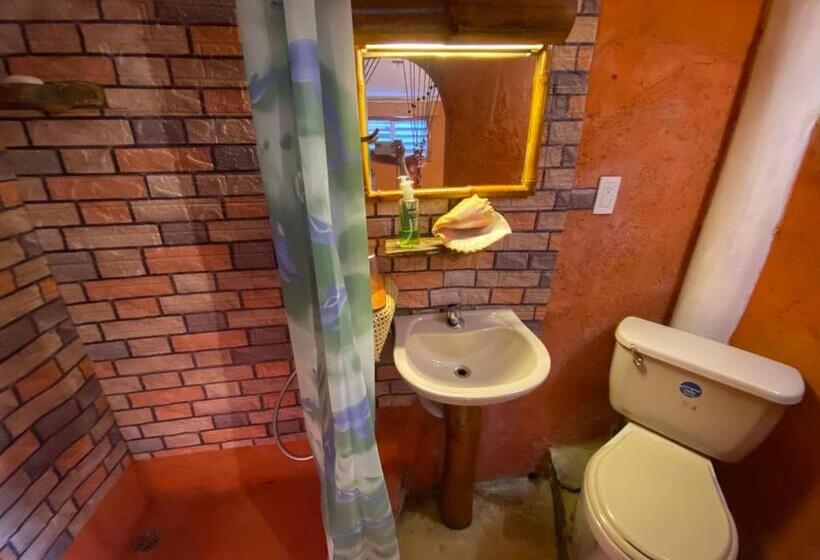 هتل Yes Papa! Rooms At 100m From The Beach!