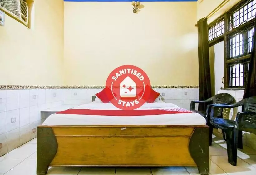 ホテル Oyo 77377 Raj Guest House
