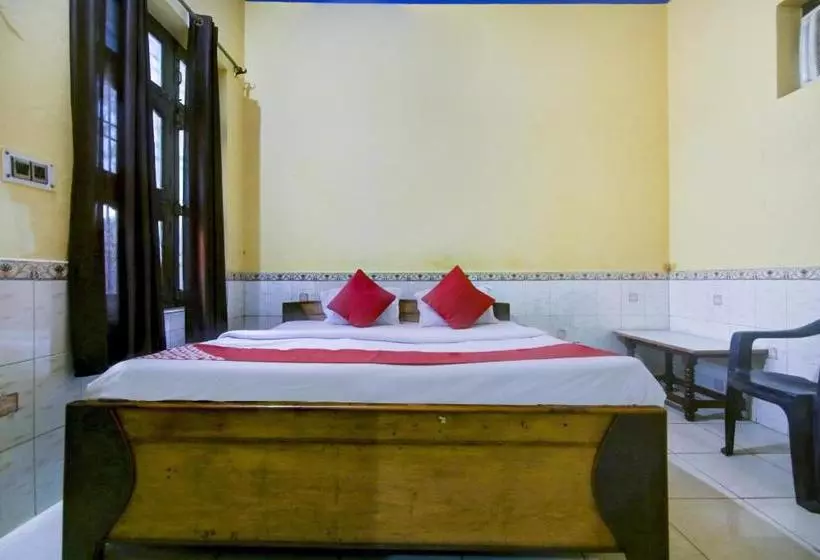ホテル Oyo 77377 Raj Guest House