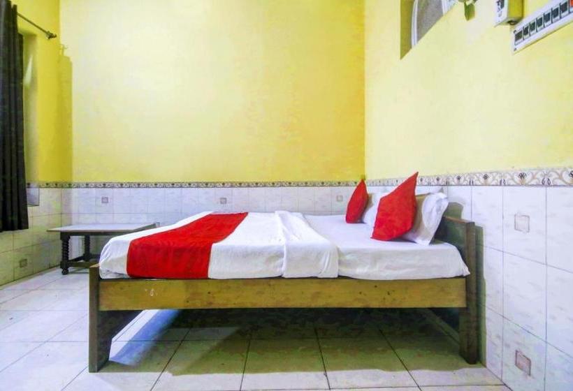Hotel Oyo 77377 Raj Guest House