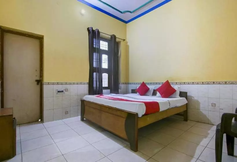 ホテル Oyo 77377 Raj Guest House