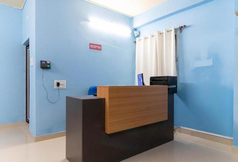 בית מלון כפרי Oyo Flagship 77393 Silver Cloud Inn