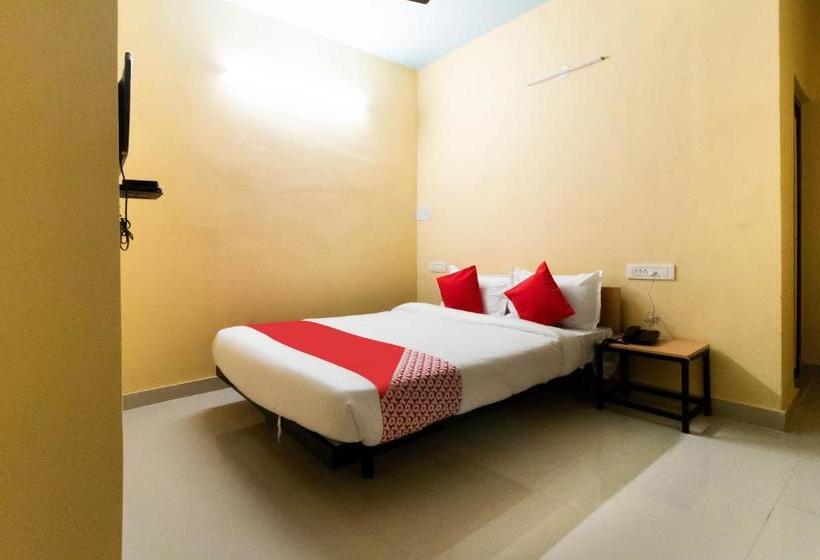 בית מלון כפרי Oyo Flagship 77393 Silver Cloud Inn