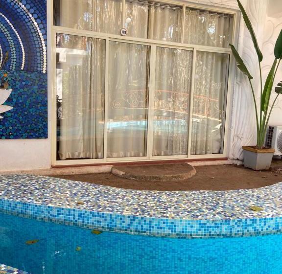 Singing Tree By Nirvana Hotels