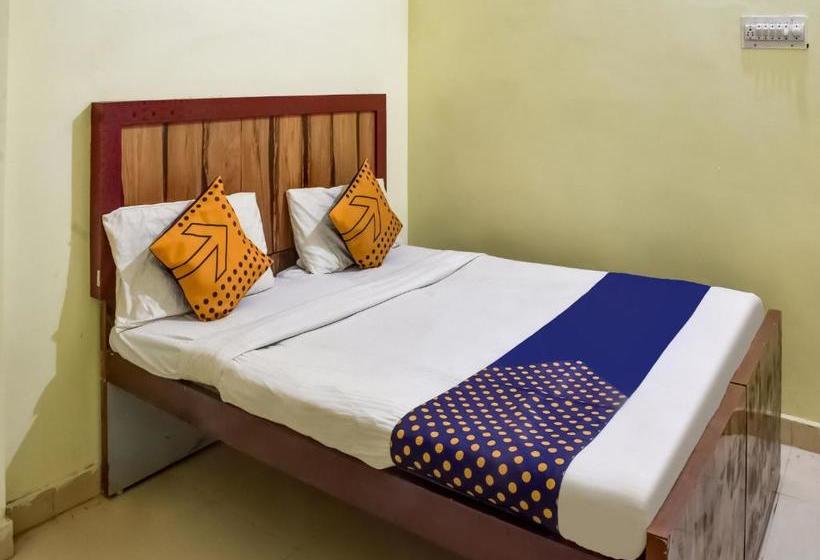 בית מלון כפרי Spot On 75610 Aditya Residency