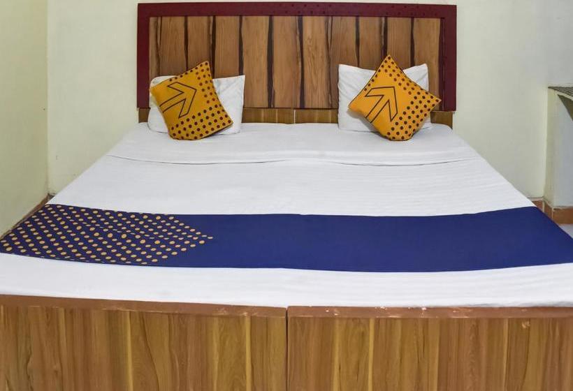 בית מלון כפרי Spot On 75610 Aditya Residency