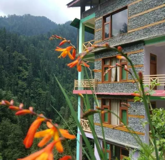 ホテル The Forest Pinnacle And Café, Jibhi