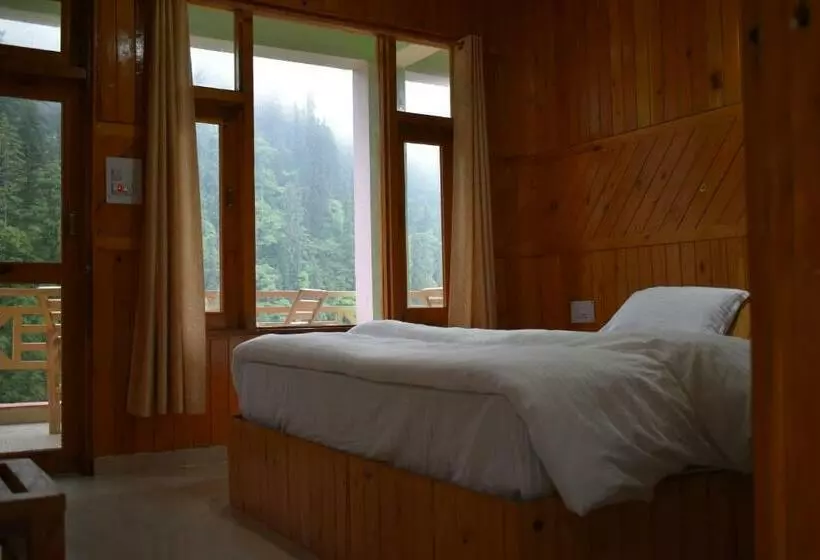 ホテル The Forest Pinnacle And Café, Jibhi