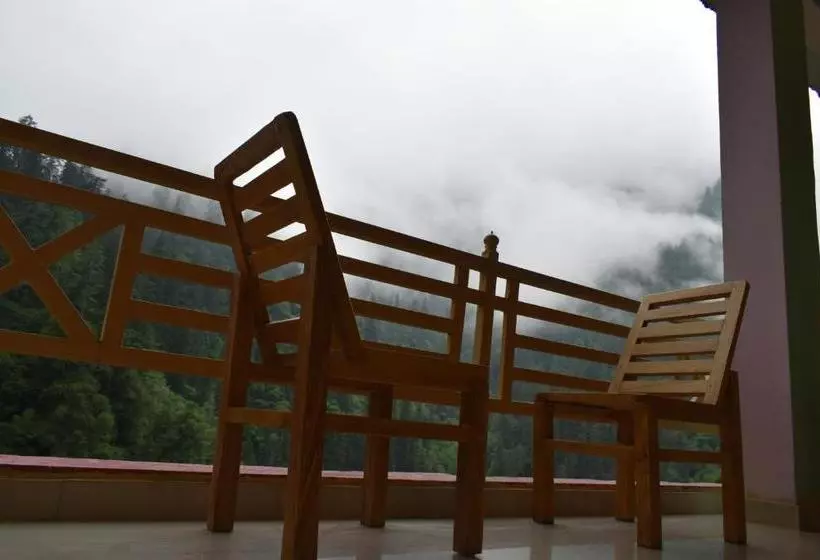 ホテル The Forest Pinnacle And Café, Jibhi