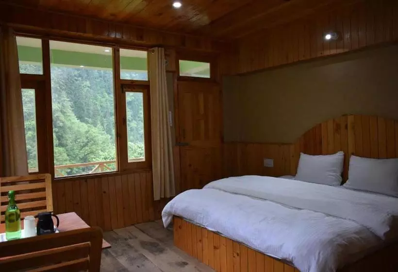 ホテル The Forest Pinnacle And Café, Jibhi
