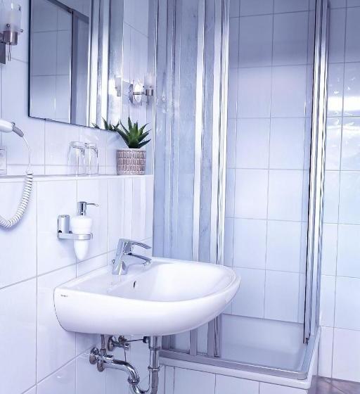 پانسیون Flippi S Hues Sued