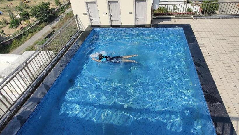 ホテル Clover Inn