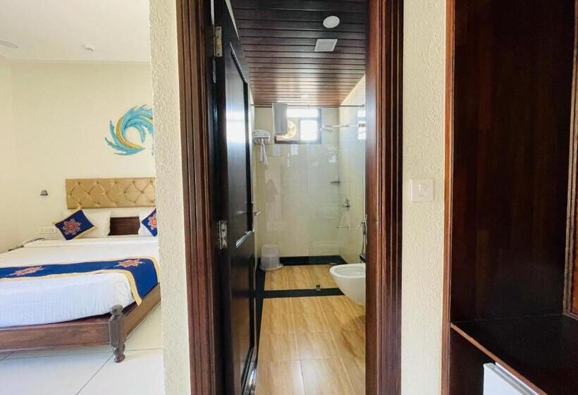 ホテル Clover Inn