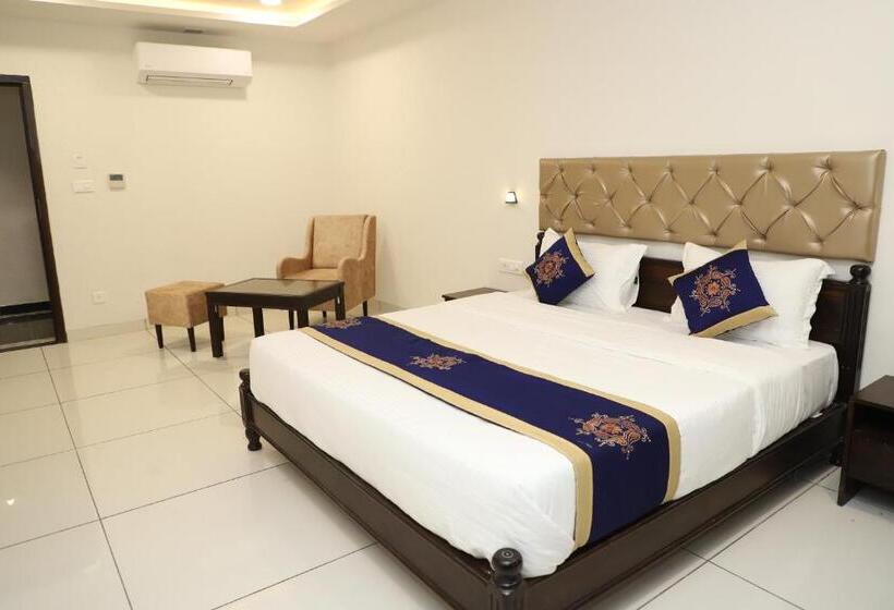 ホテル Clover Inn