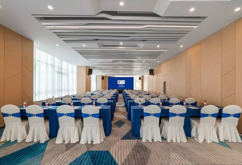 Hotelli Holiday Inn Express Linyi North New District, An Ihg