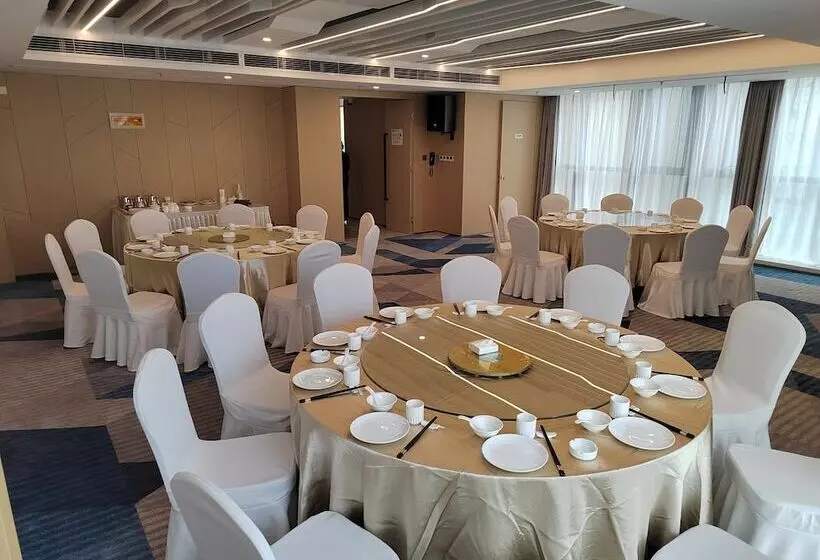 Hotelli Holiday Inn Express Linyi North New District, An Ihg