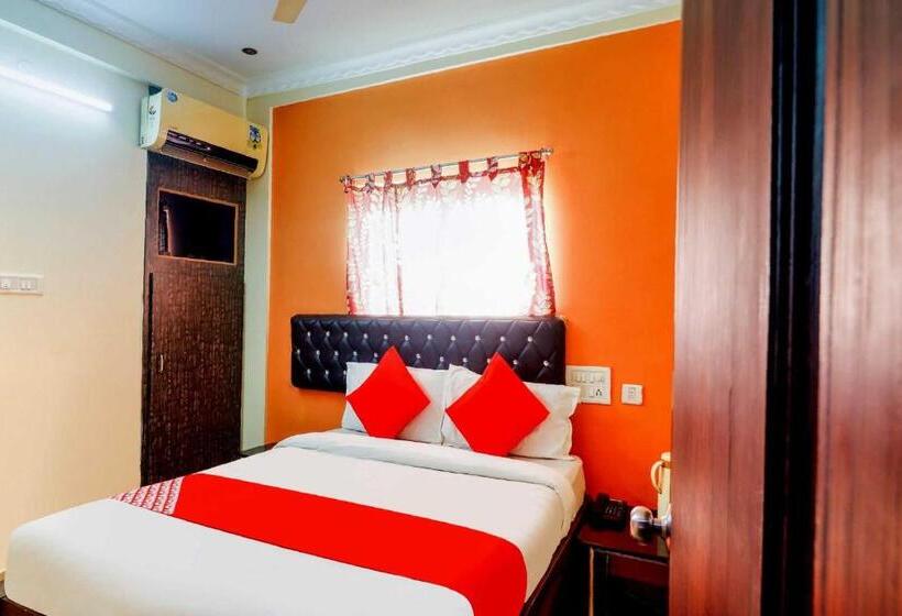 Hotel Oyo 77226  New Ss Inn