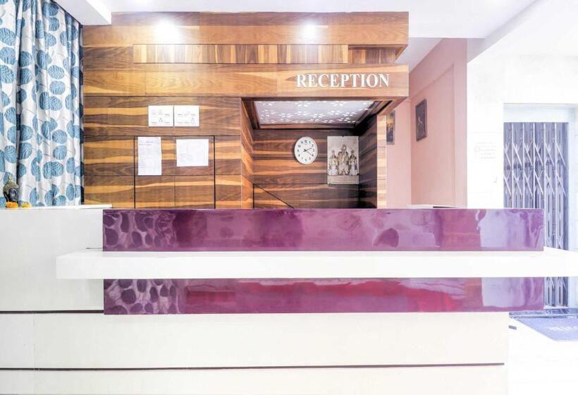 Hotel Oyo 77226  New Ss Inn