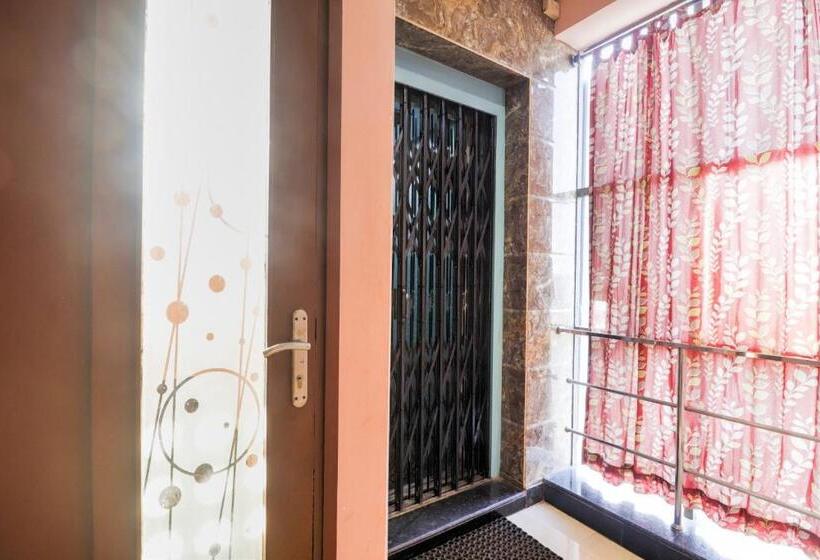 Hotel Oyo 77226  New Ss Inn