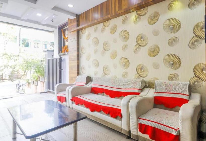 Hotel Oyo 77226  New Ss Inn