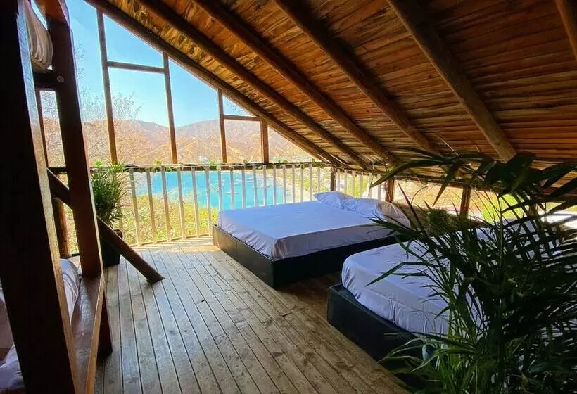Majatalo Tamarindo Beach Hostel
