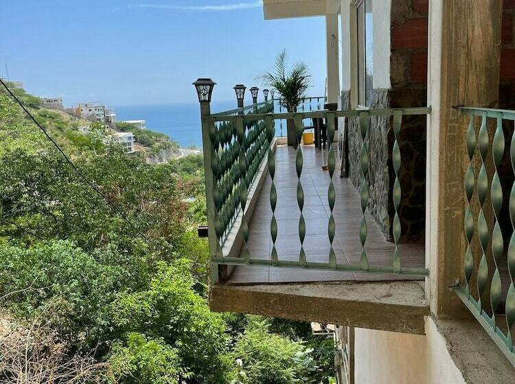 ペンション Tamarindo Beach Hostel