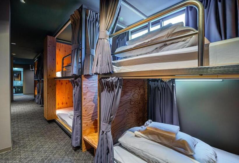 Wise Owl Hostels River Tokyo