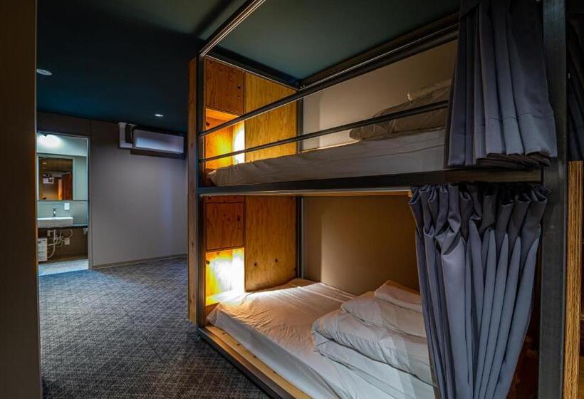 Wise Owl Hostels River Tokyo