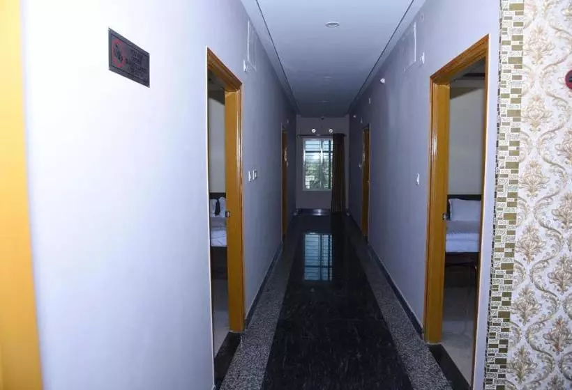 Retkeilymaja Yashas Paradise