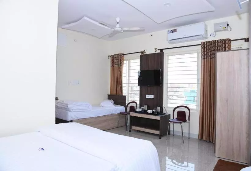 Retkeilymaja Yashas Paradise