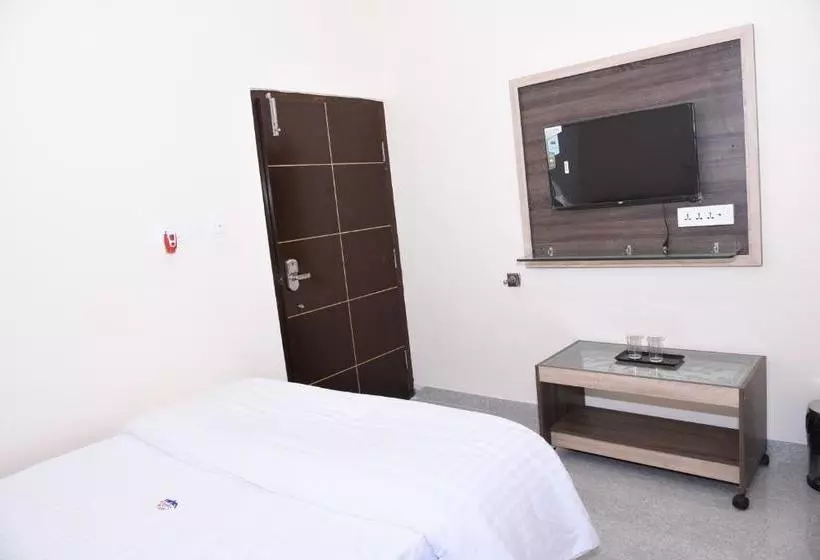 Retkeilymaja Yashas Paradise