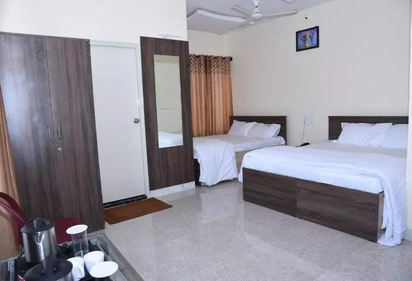 Retkeilymaja Yashas Paradise