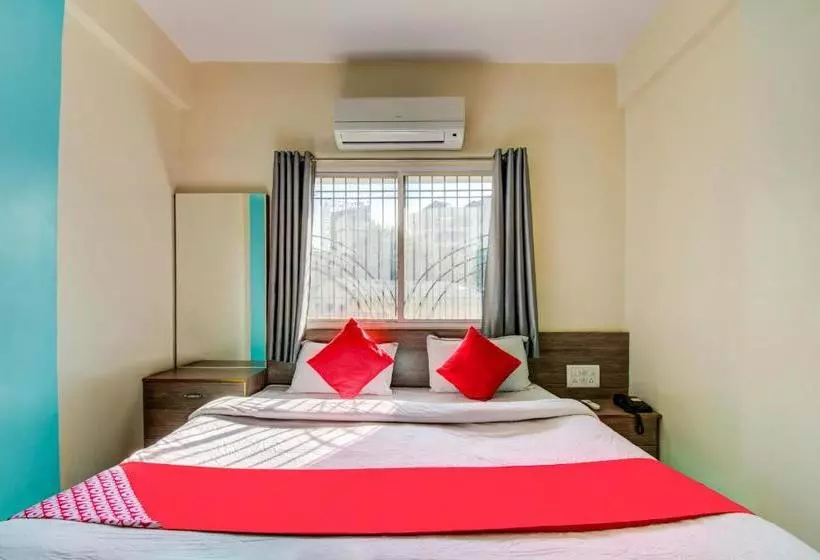ホテル Oyo 76005 Soundarya Inn