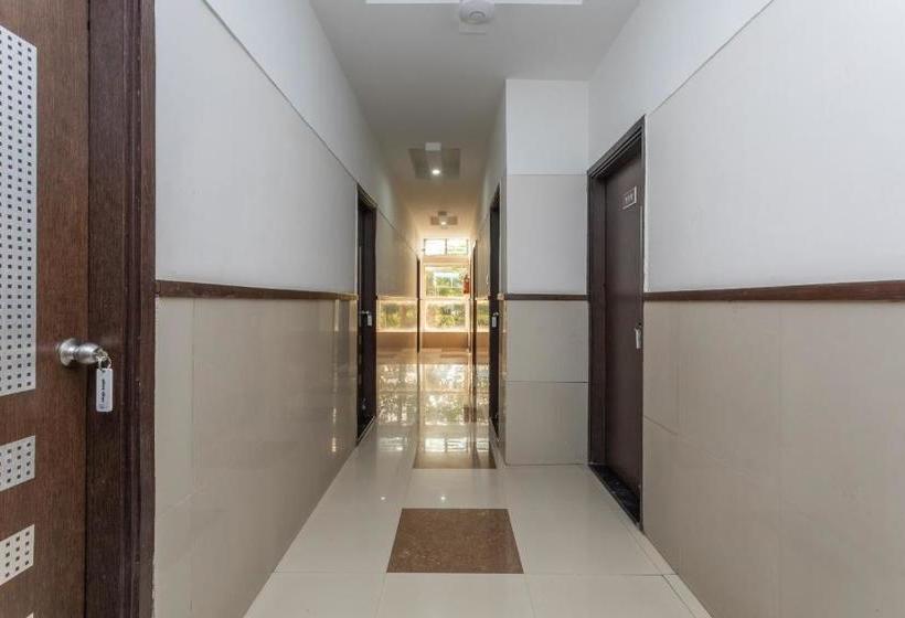 Hotel Spot On 77058  Luv Palace 2