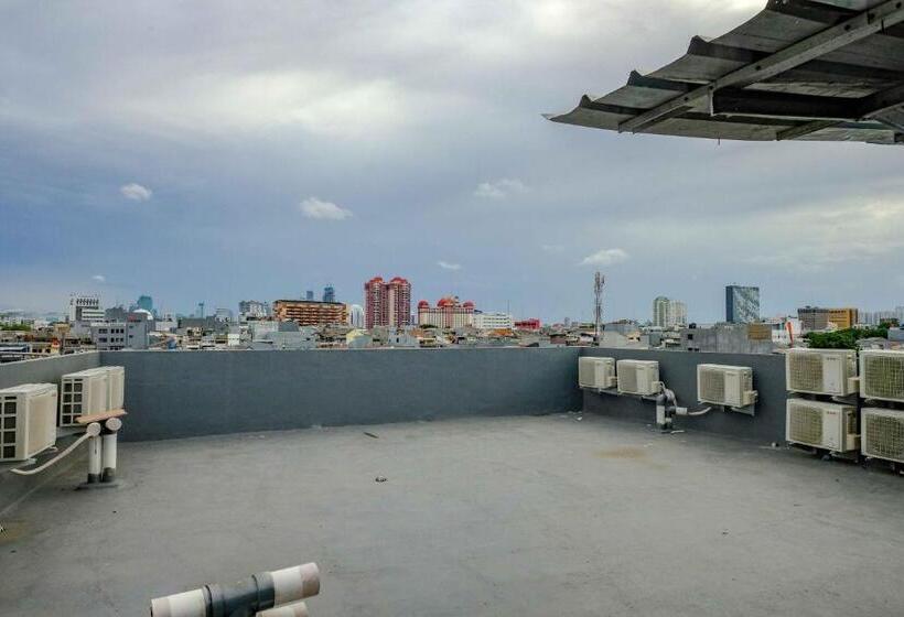 فندق Reddoorz Near Pasar Baru 3