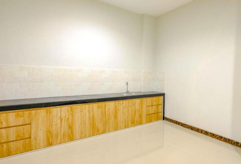 فندق Reddoorz Near Pasar Baru 3