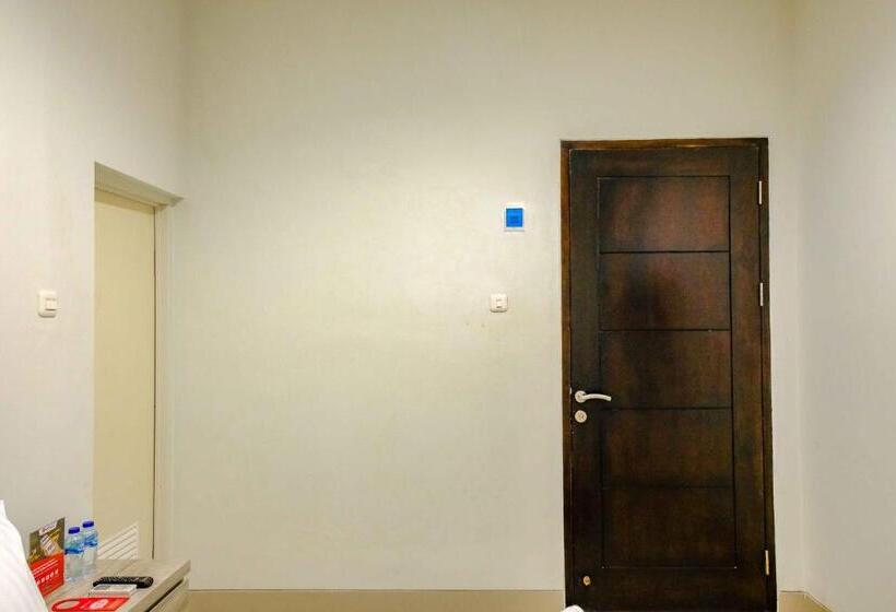 فندق Reddoorz Near Pasar Baru 3