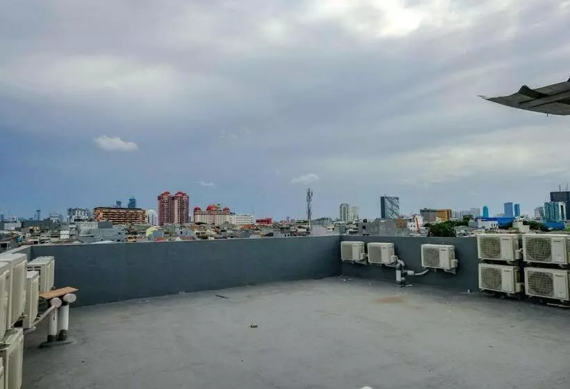 Hotelli Reddoorz Near Pasar Baru 3