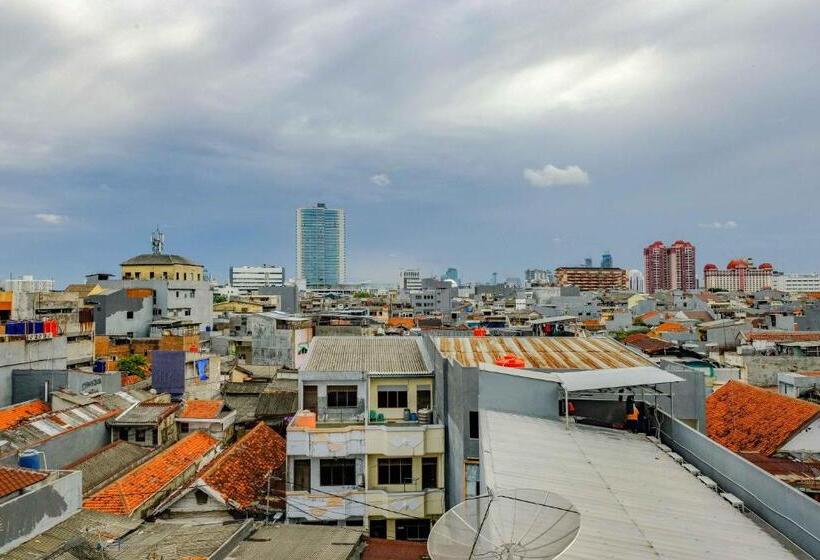 فندق Reddoorz Near Pasar Baru 3